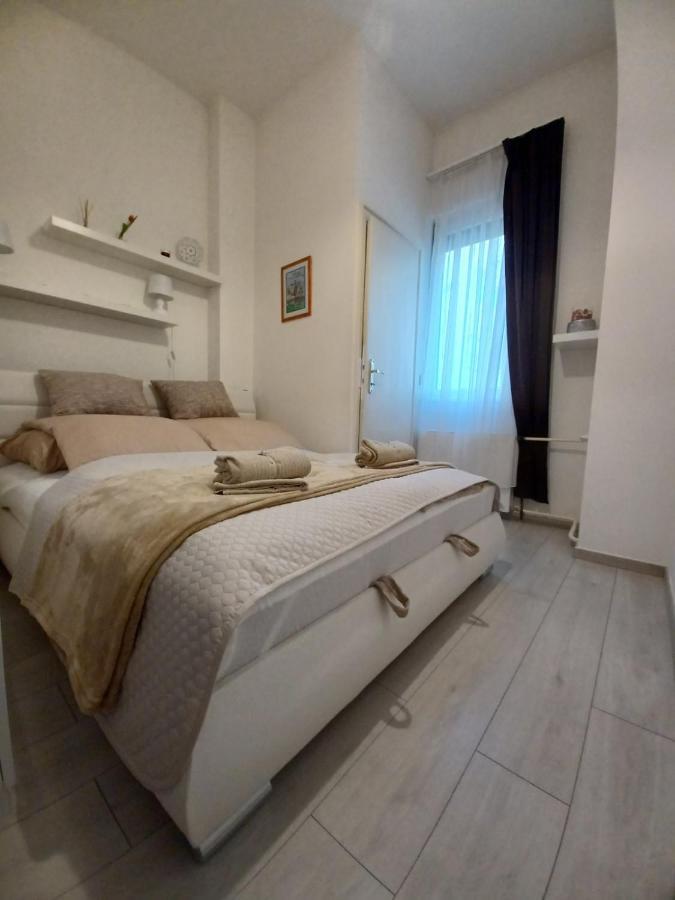 Riverside Mansion Apartament